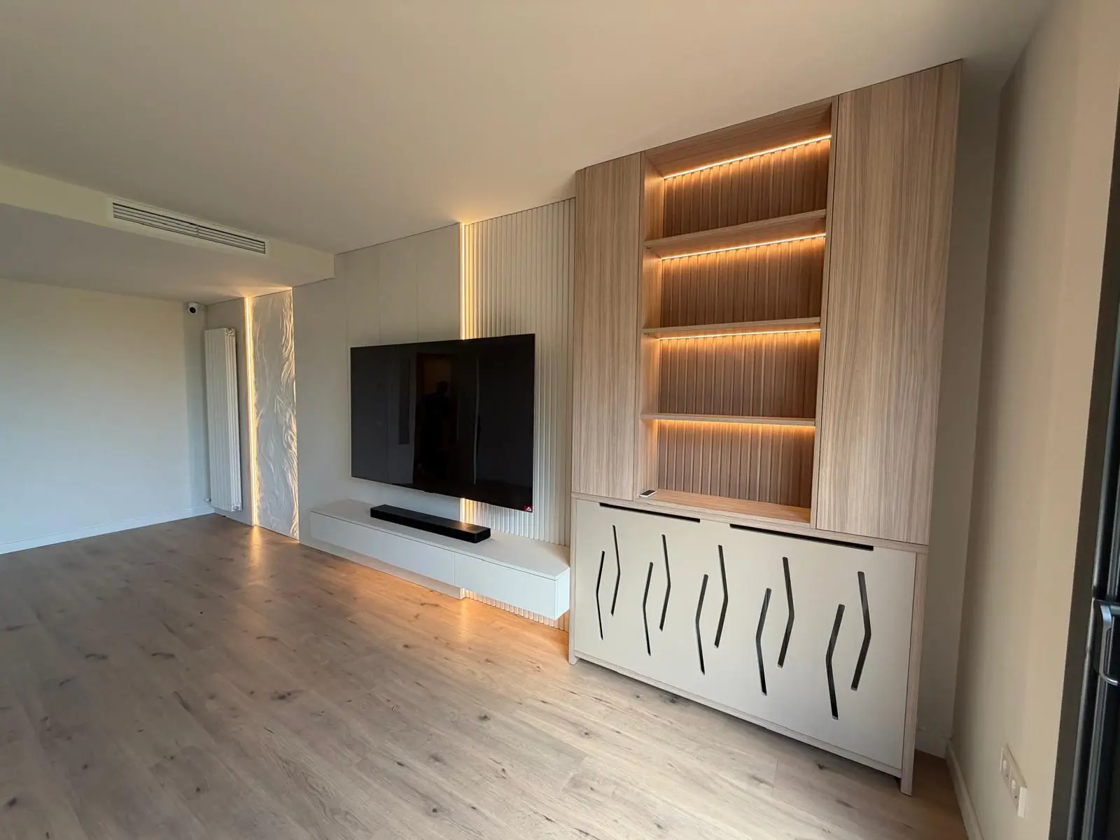 Foto 4 — Sala de estar con sistema de fijación oculta Fitlock · Parets del Vallès